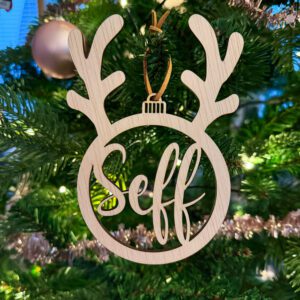 Houten kerstbal met rendier