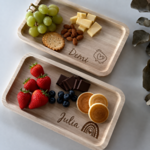 Snackplankje van hout met naam en afbeelding