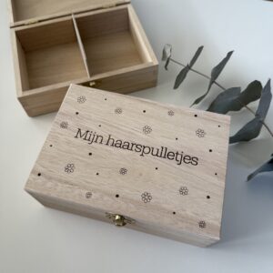 Houten haarknipjes kistje met gravure Mijn haarspulletjes – bewaardoosje voor haaraccessoires
