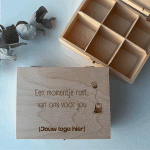 Gegraveerde houten theedoos met tekst – relatiegeschenk