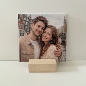 Keramisch tegeltje met eigen foto, gedrukt als blijvende herinnering.