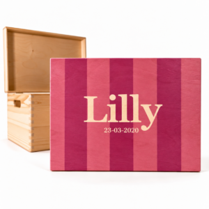 Houten memorybox – Strepen meisje