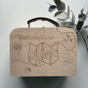 Houten koffertje voor het reizen