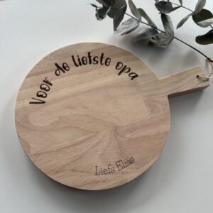 Serveerplank rond met handvat rubberhout – Volledig te personaliseren