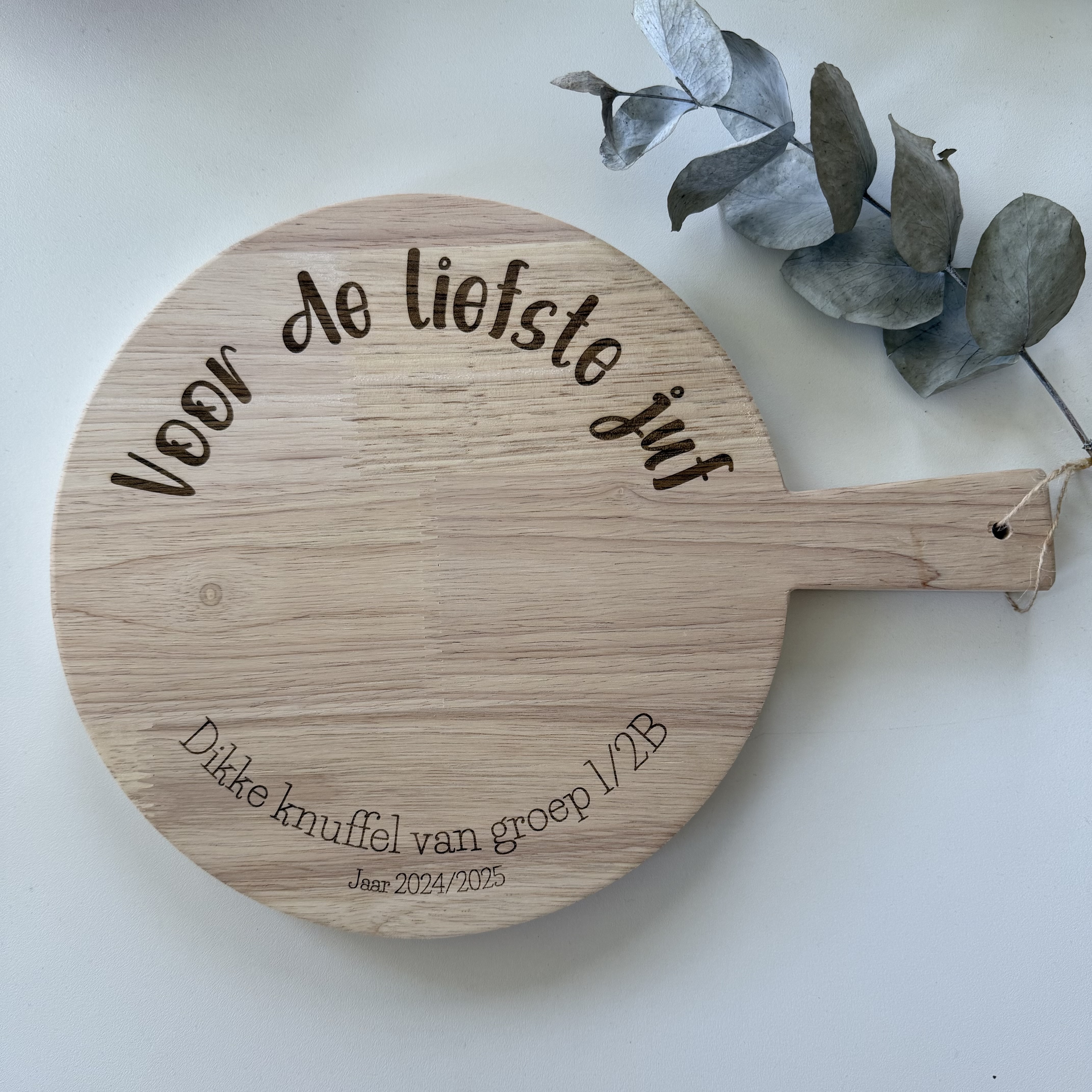 Houten serveerplank rond persoonlijk te graveren voor meester en juf